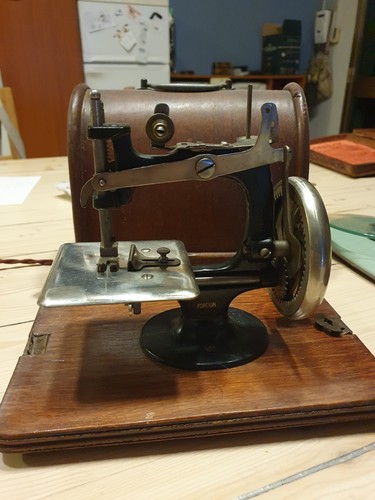 Vintage singer toy sewing - vintage,