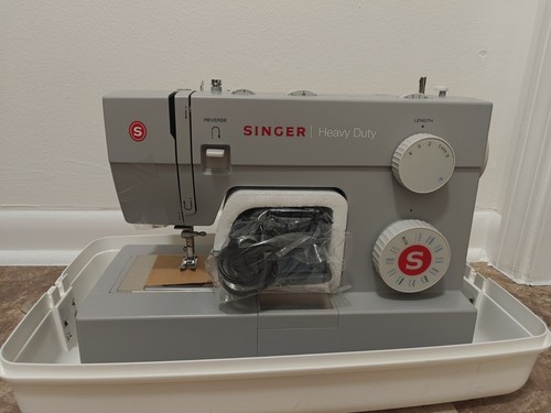 Sewing machine singer - machine, heavy