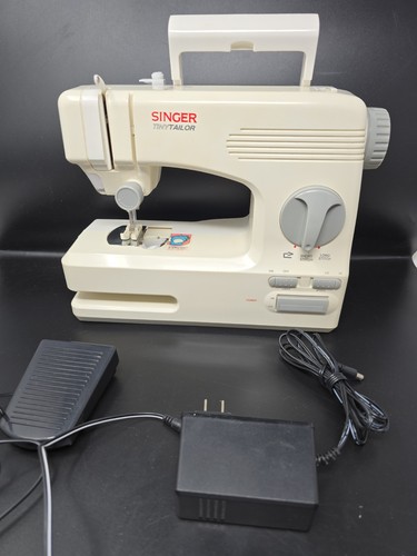 Vintage singer tiny - tiny, tailor
